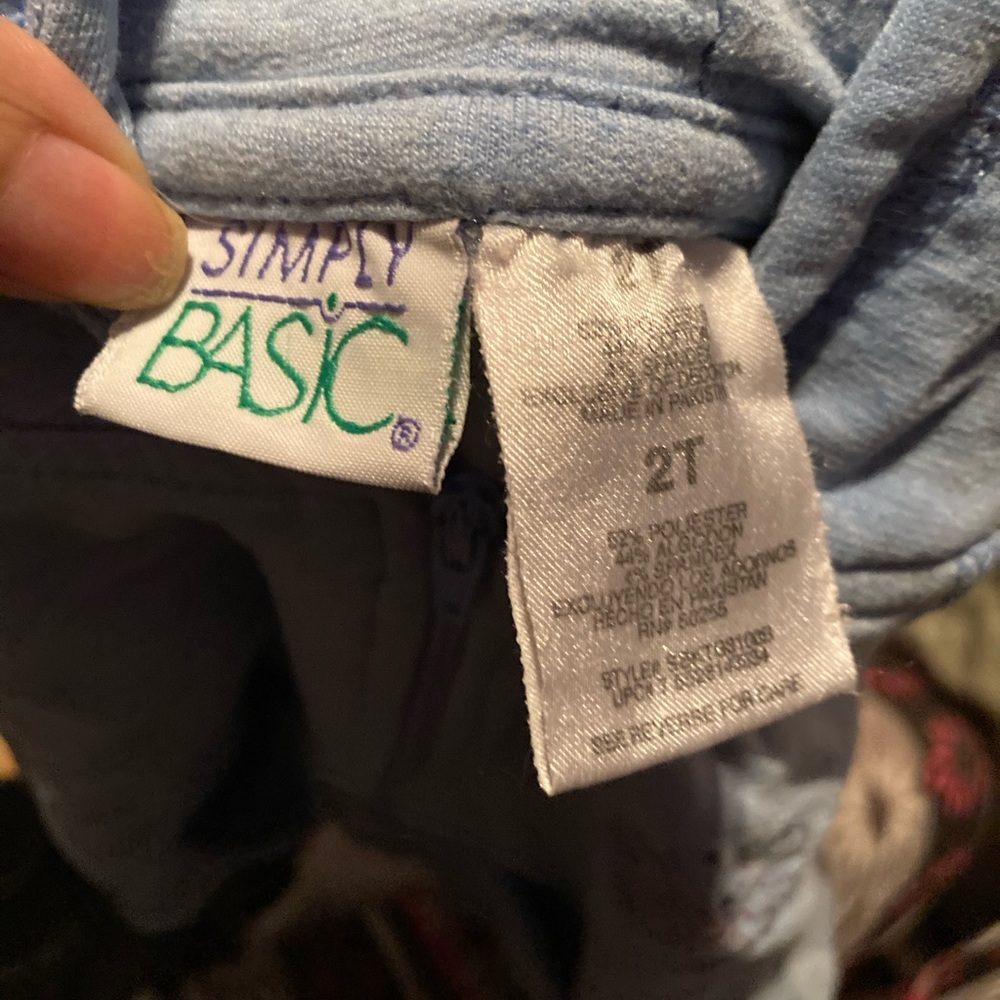 Simply basic hoodie - Picture 2 of 3